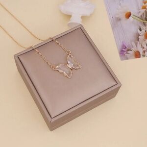 *ALAZNE* Gold x Clear Butterfly Fashion Necklace